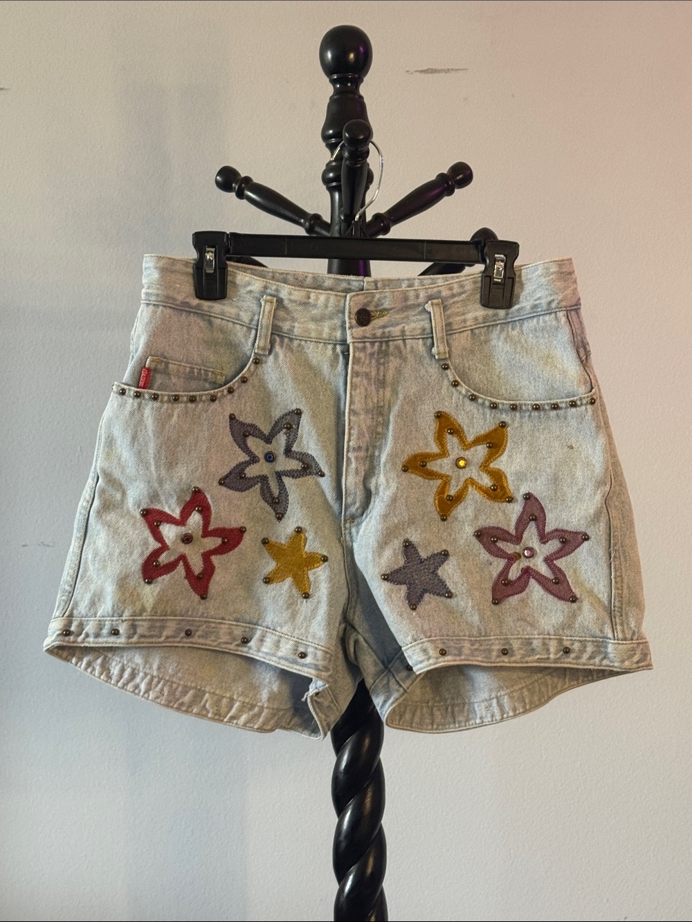 Vintage Louis Vuitton Short Patterned 24.T